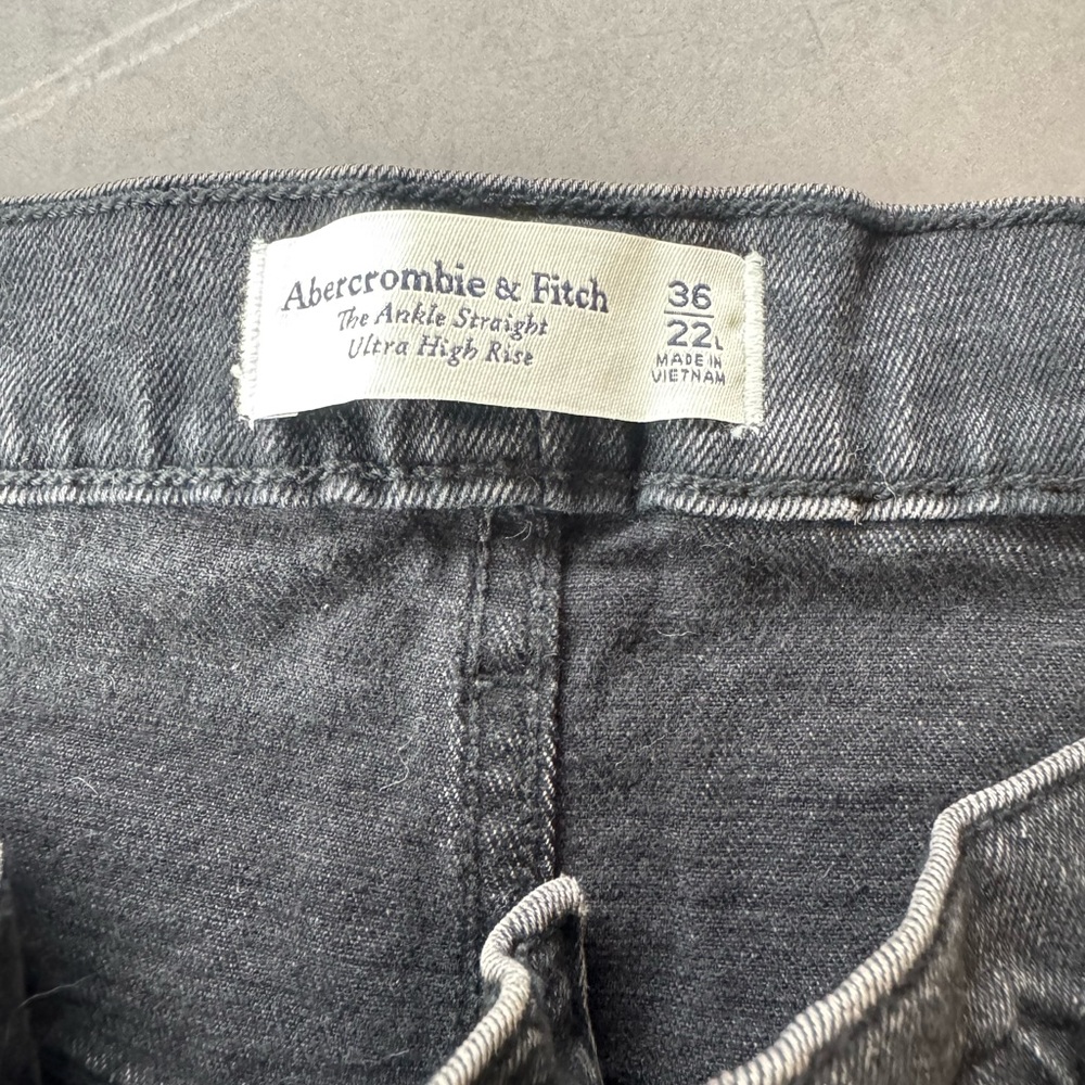 Abercrombie & Fitch Charcoal Ankle Straight Jeans